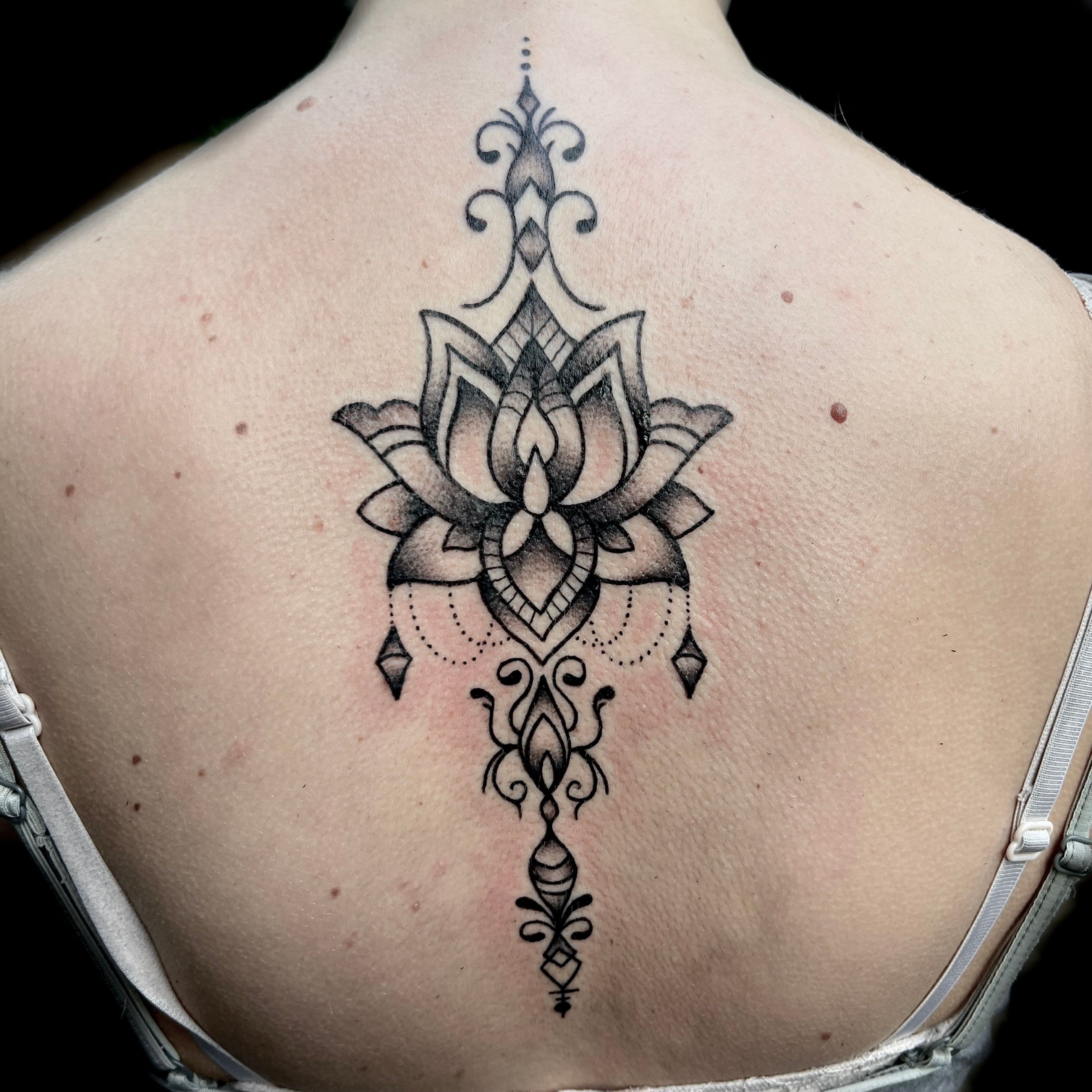 Lotus-mandala over de wervelkolom